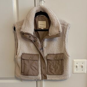 Cropped Sherpa Vest with Pockets